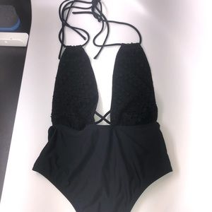 Palmilla Negra Backless One-Piece